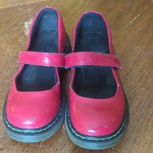 Dr Martens Red Patent Leather Kids Mary Jane Maccy